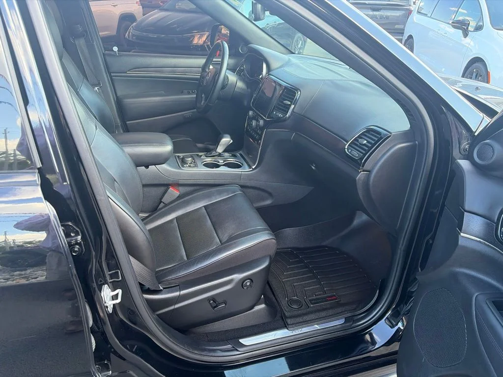 Certified Used 2020 Black Jeep Overland image 10
