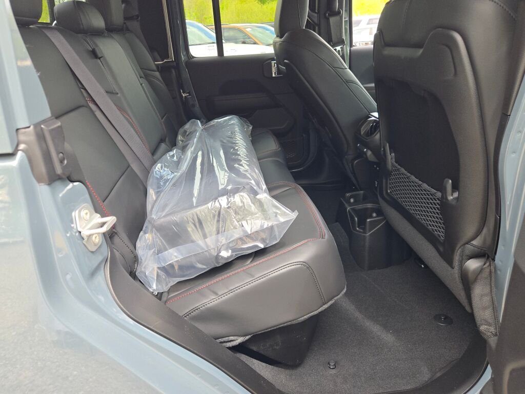 New 2026 Anvil Clear-Coat Exterior Paint Jeep Rubicon X image 9
