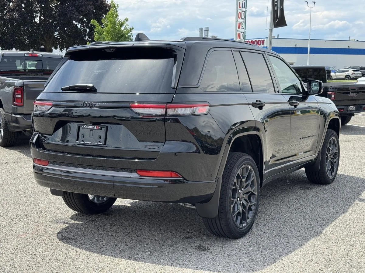 New 2026 Black Jeep Summit image 5