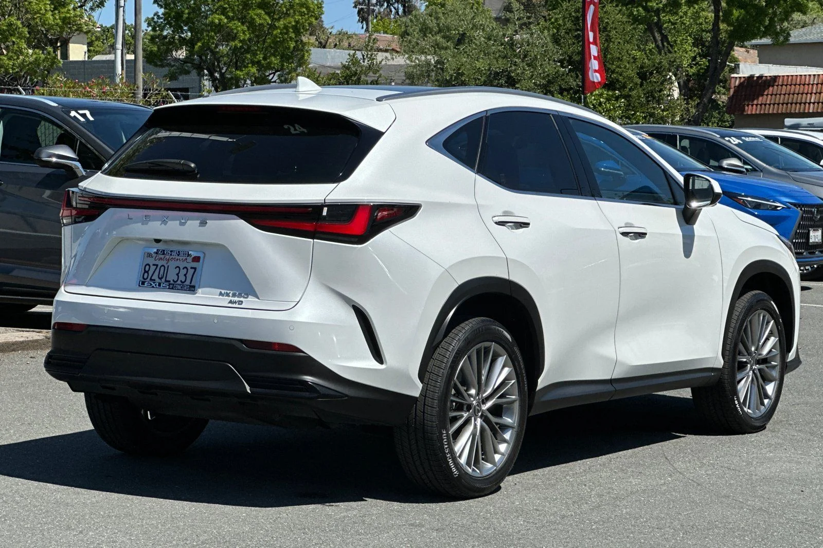 Certified Used 2022 EMINENT WHITE PEARL Lexus 350 Luxury image 4