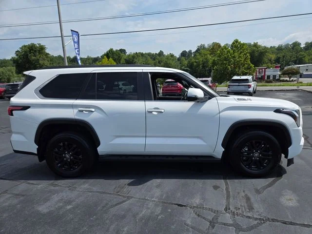 Used 2025 White Toyota SR5 image 9
