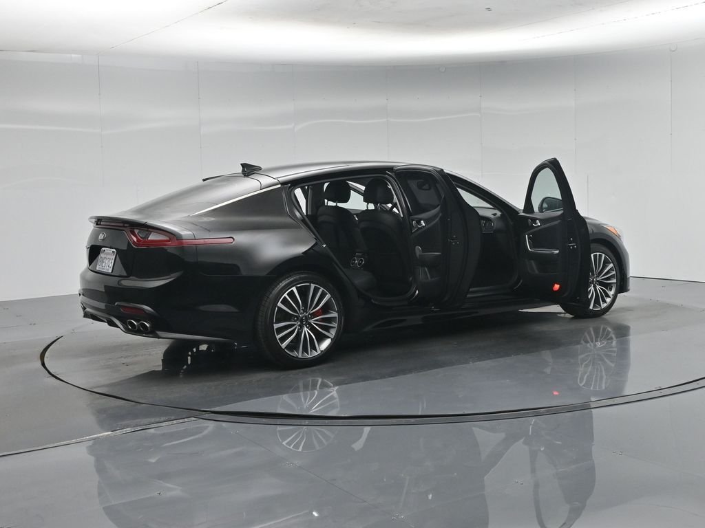 Used 2019 Black Kia Premium image 5