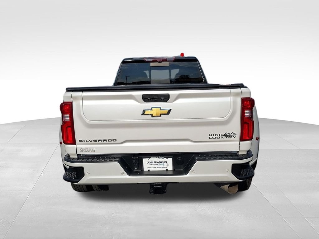 Used 2022 Beige Chevrolet High Country image 4
