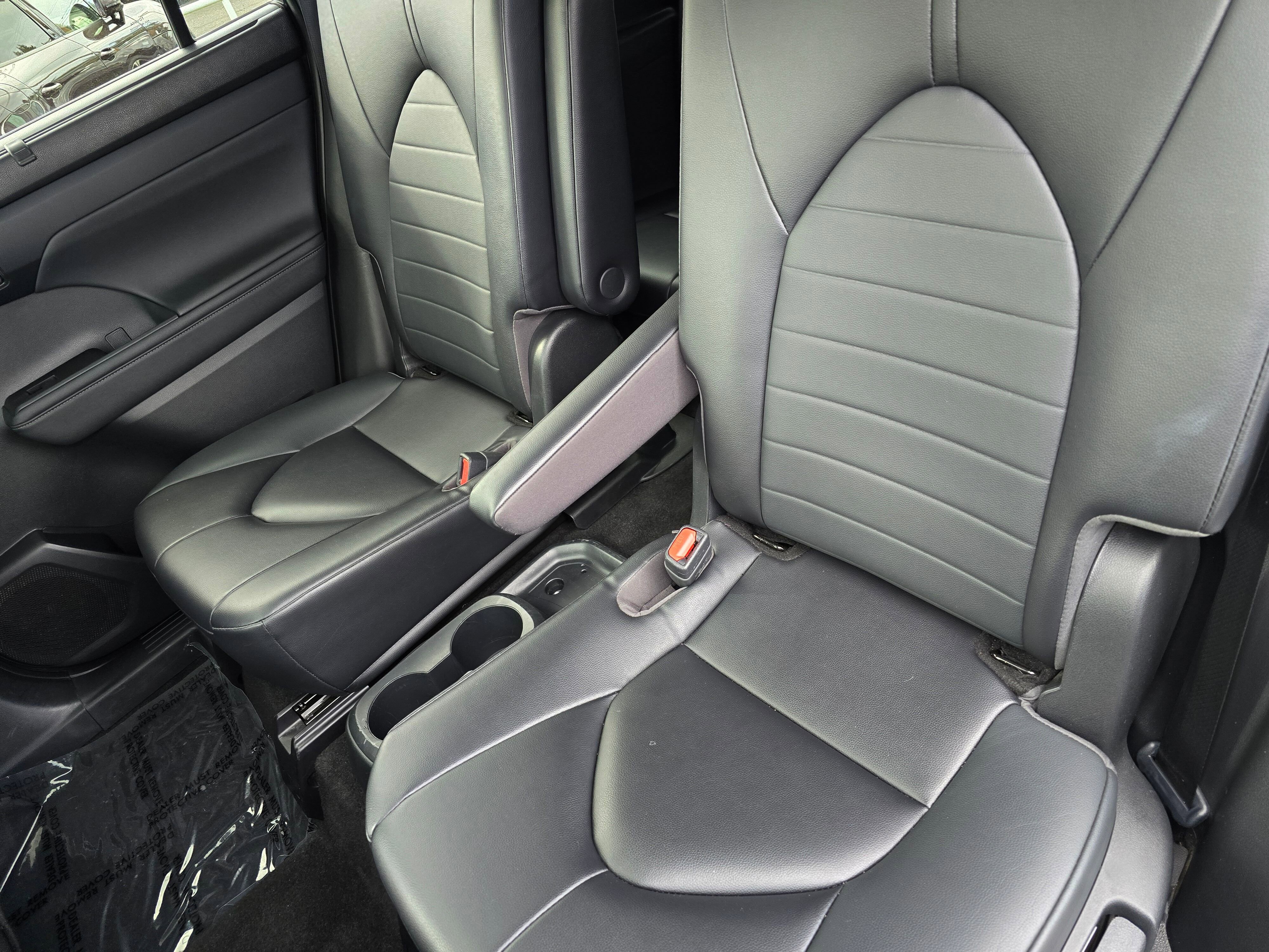 Used 2023  Toyota L image 17