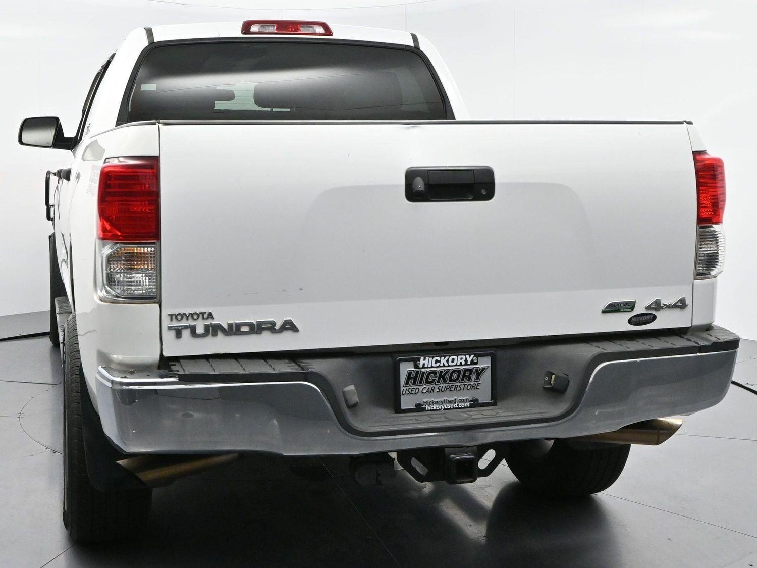 Used 2013 Super White Toyota Grade image 6