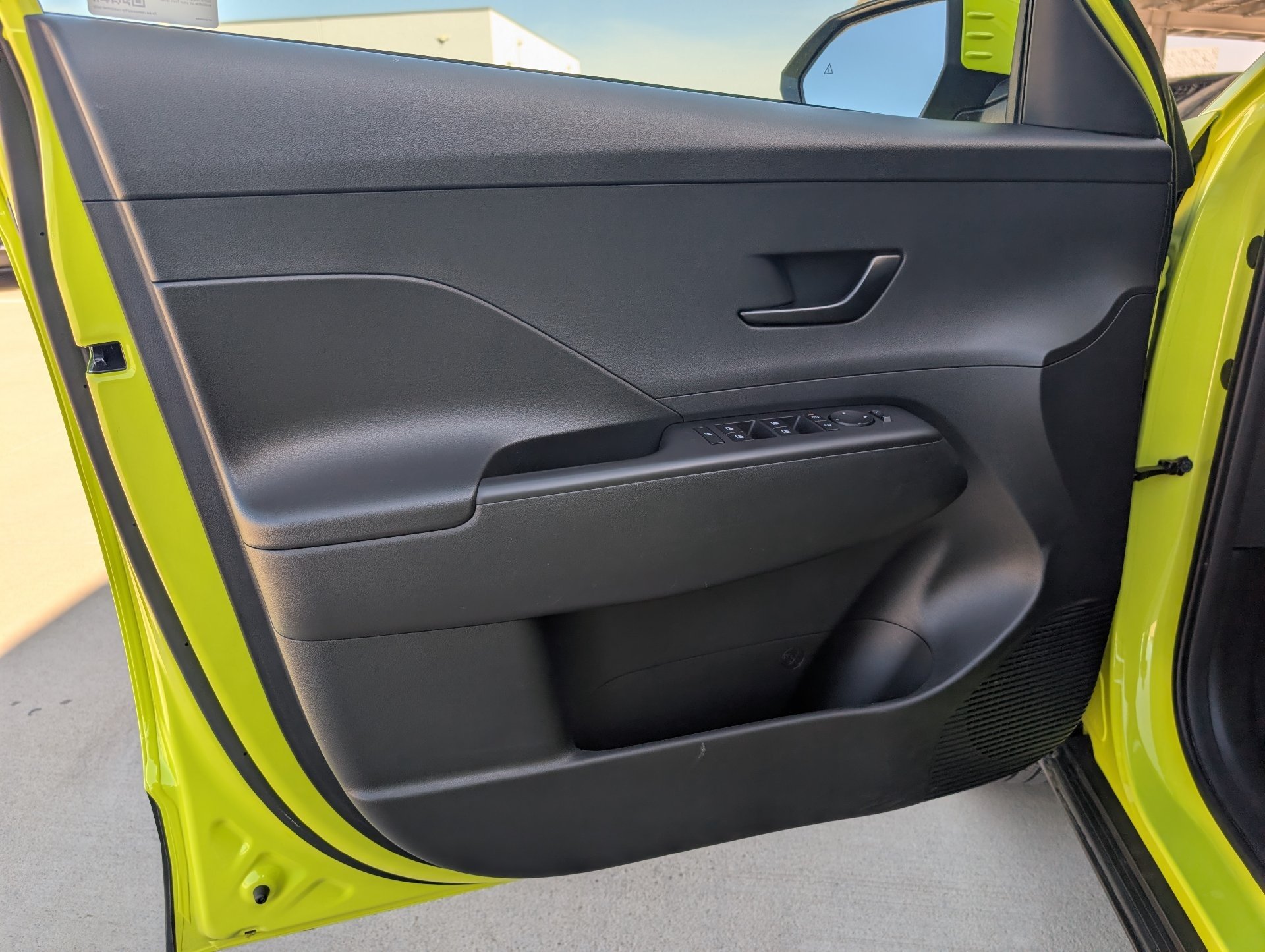 2025 Hyundai Kona SEL - Photo 22