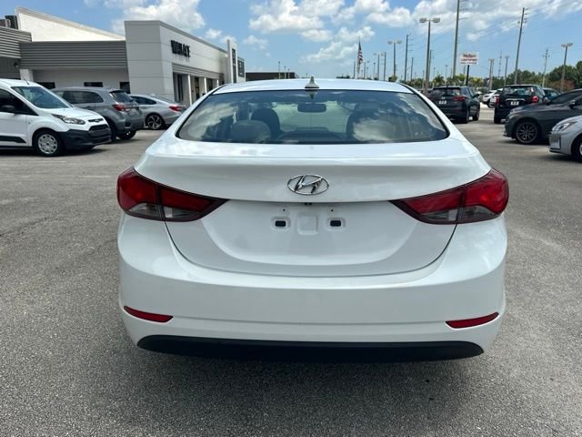 Used 2016 White Hyundai SE image 7