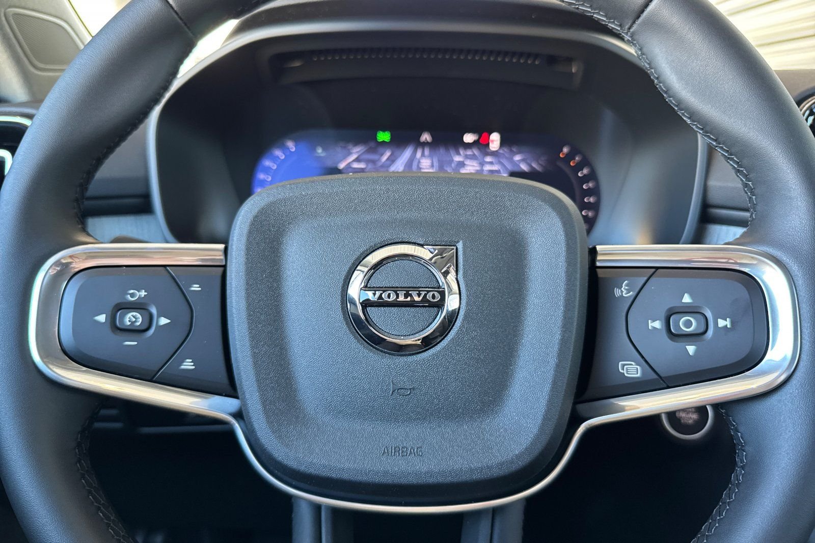 2026 Volvo XC40 Plus - Photo 23