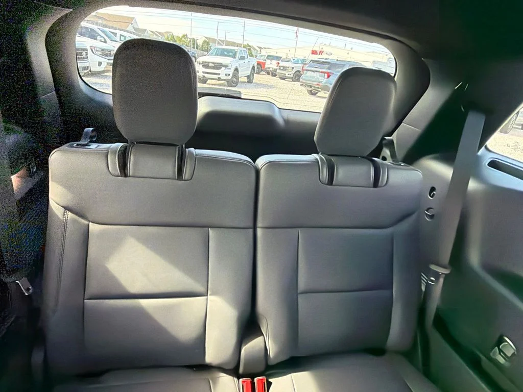 New 2027 Ruby Red Metallic Tinted Clearcoat Ford Active image 47