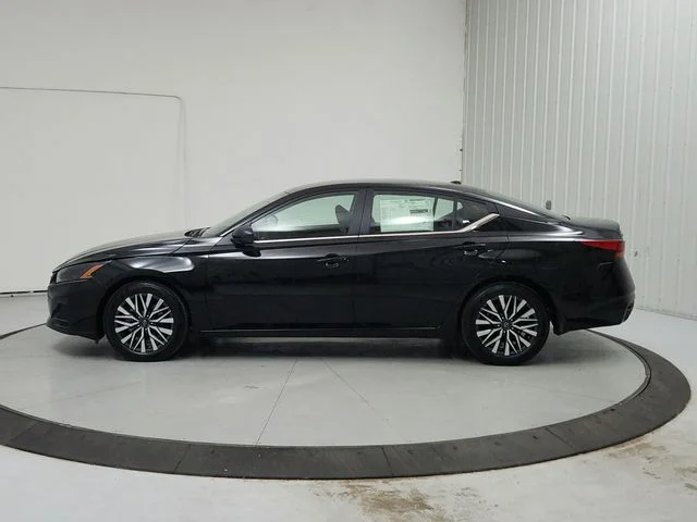 New 2026 Black Nissan 2.5 SV image 4