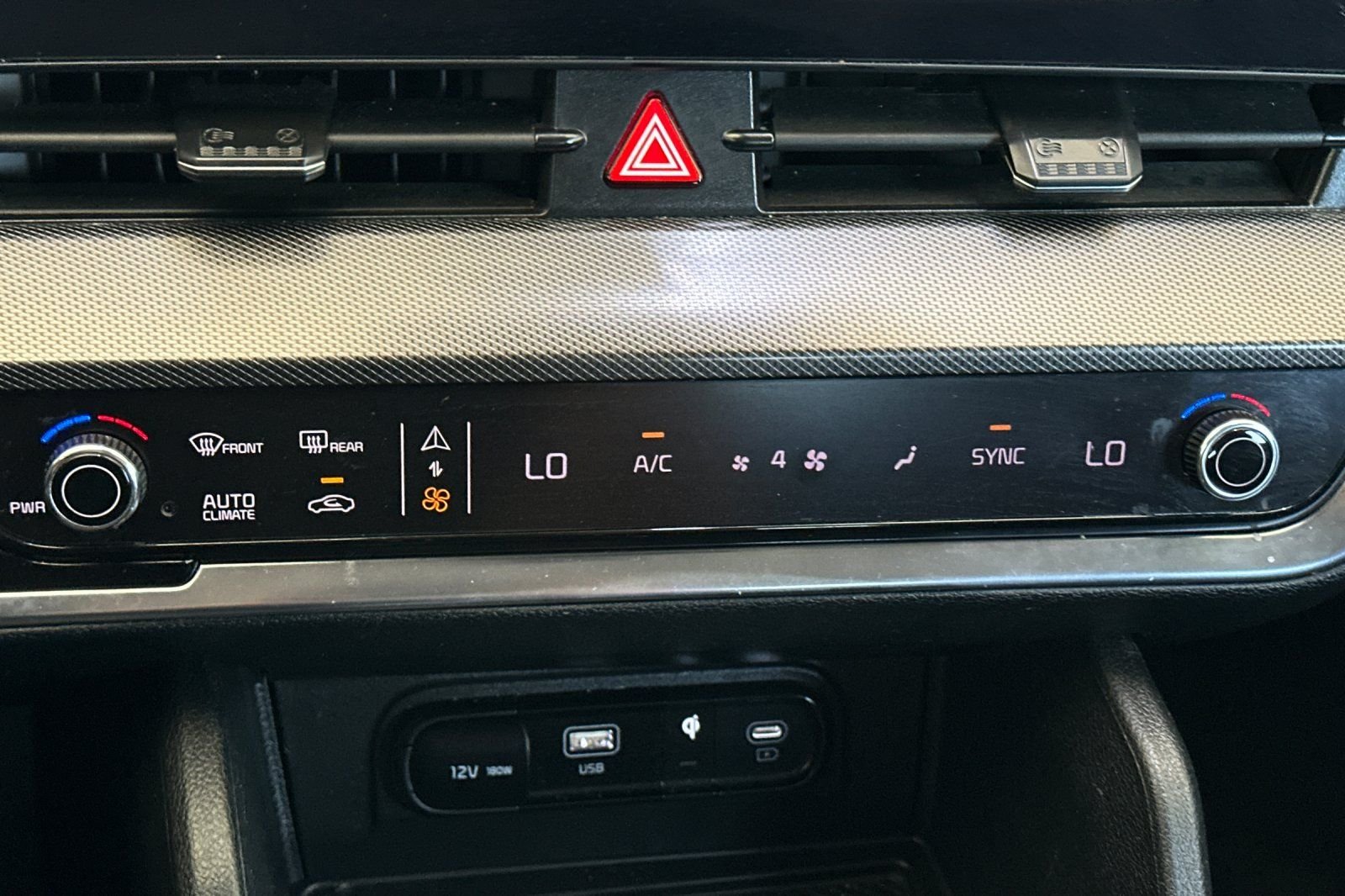 Used 2025 White Kia SX-Prestige image 23