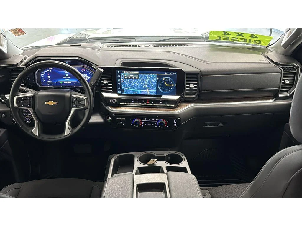 Used 2025 Summit White Chevrolet LT image 30