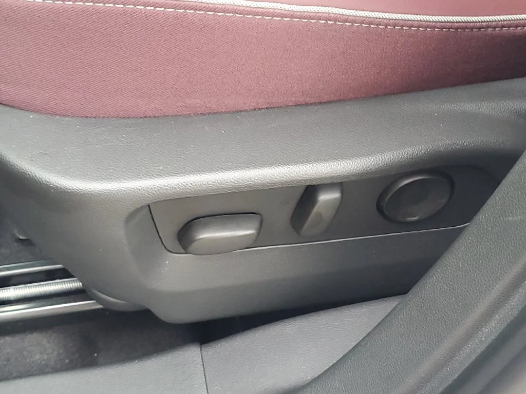 Used 2025 Ebony Twilight Metallic Buick Sport Touring image 14