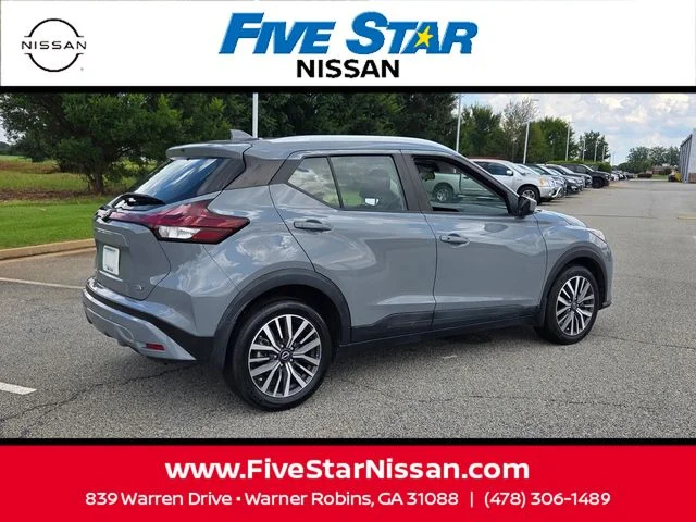 Used 2023 Gray Nissan SV image 14
