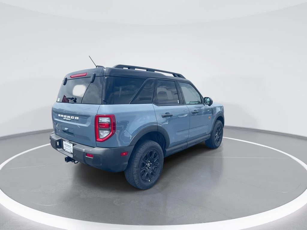 Used 2025 Gray Ford Badlands image 8