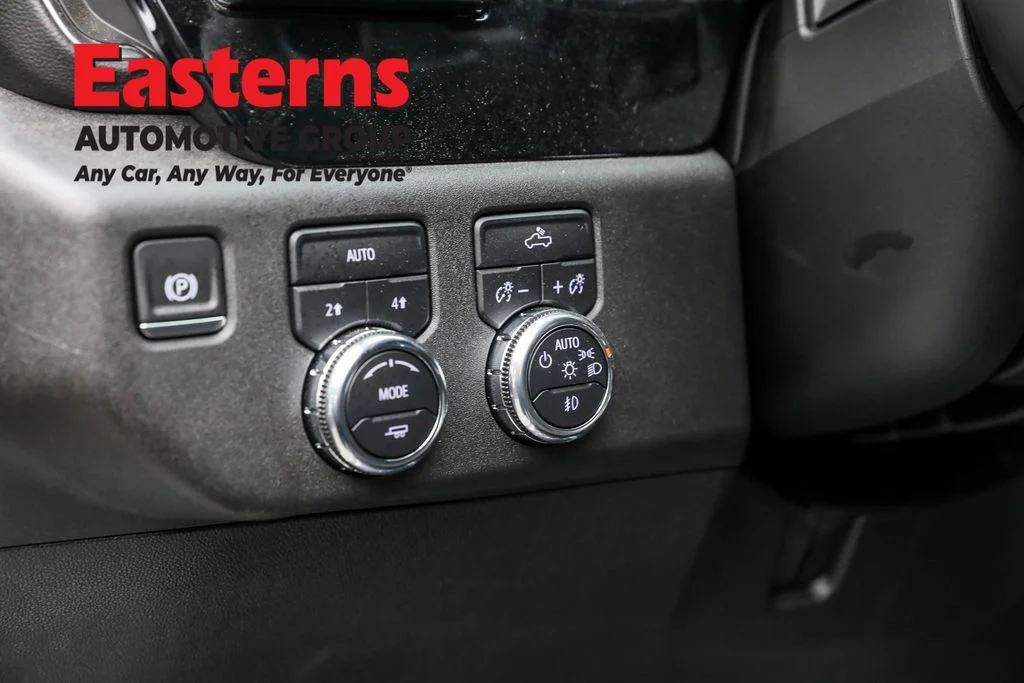 Used 2025 White GMC Elevation image 19