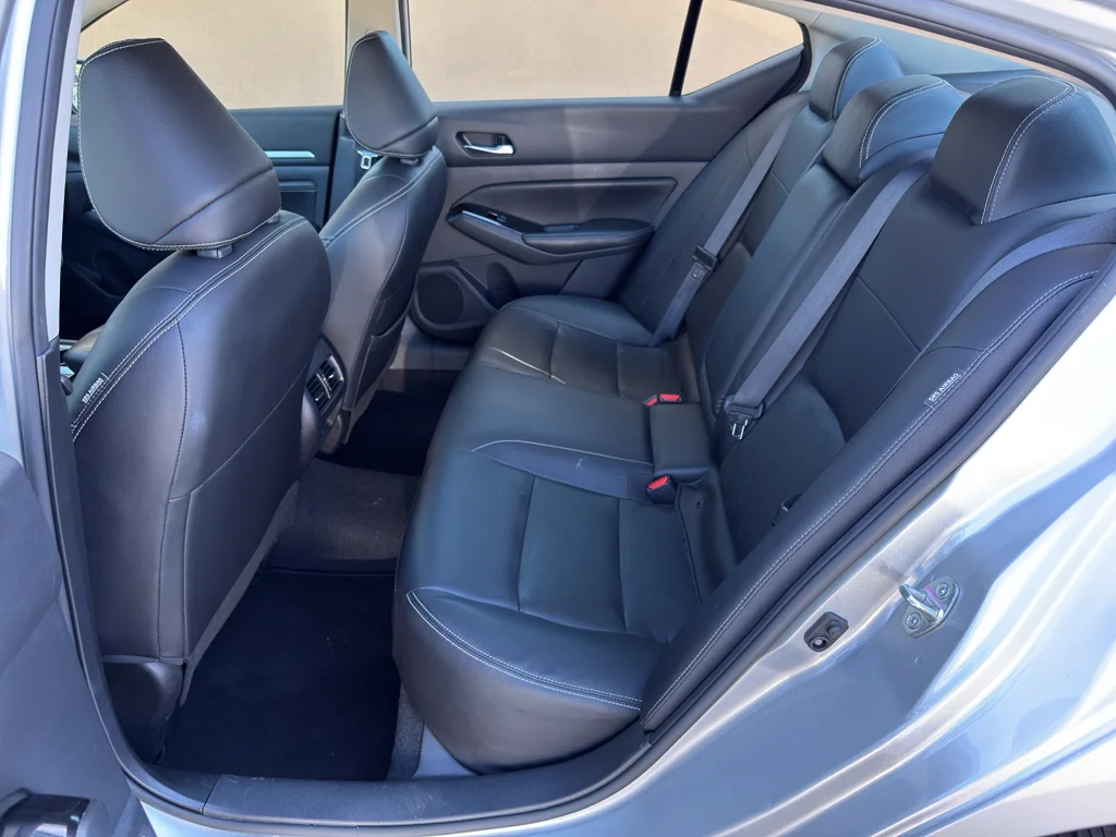Used 2023 Brilliant Silver Metallic Nissan 2.5 SL image 27