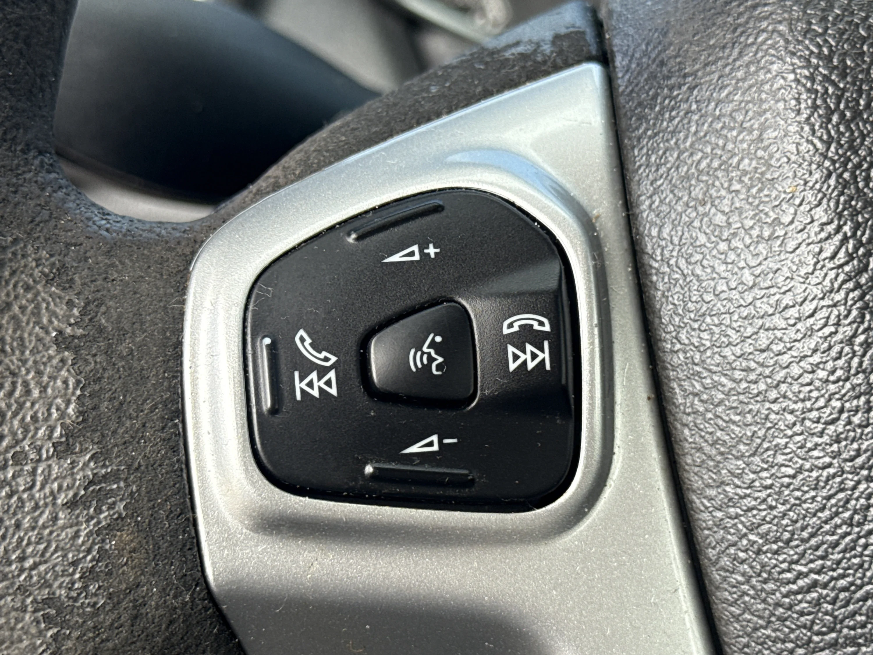 Used 2018 Lightning Blue Metallic Ford SE image 35