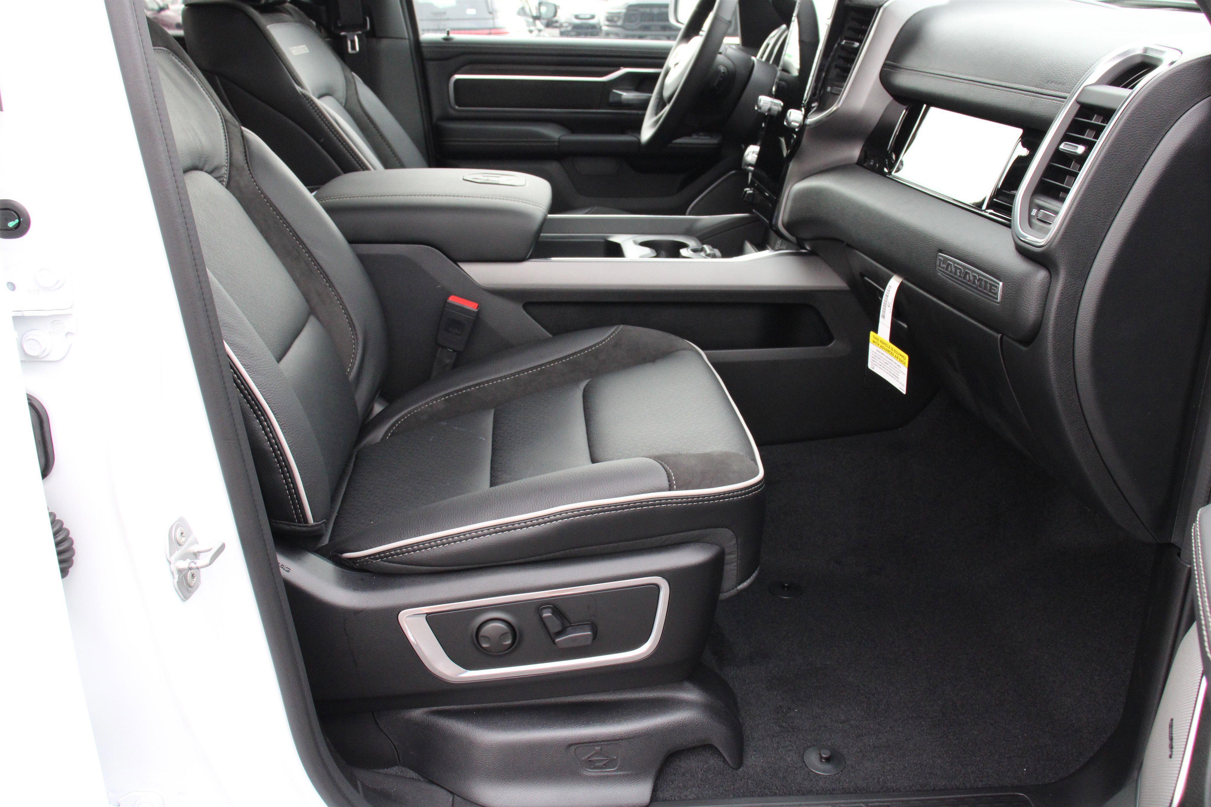 New 2026 Bright White Clear-Coat Exterior Paint RAM Laramie image 27