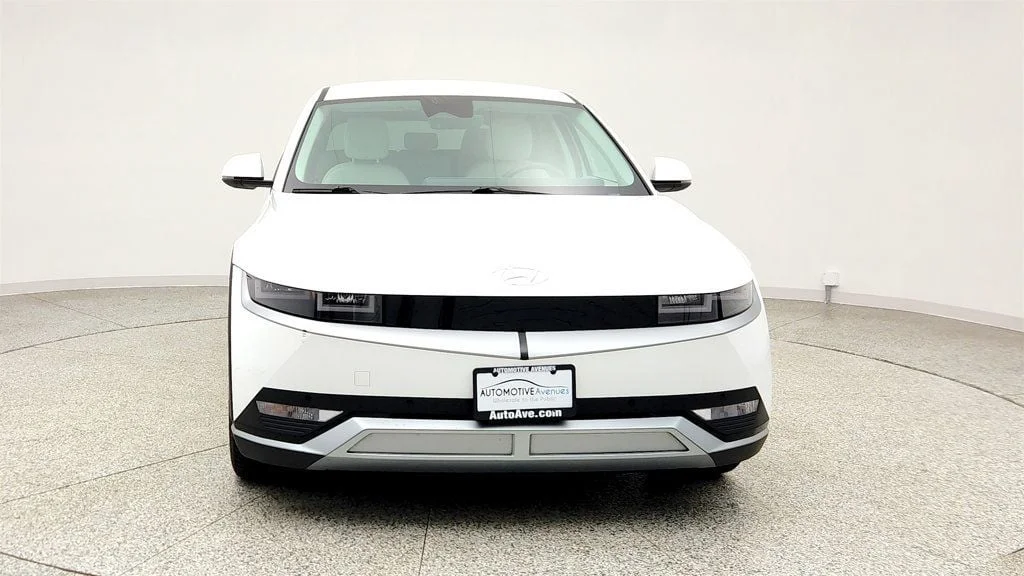 Used 2023 Atlas White Hyundai SEL AWD image 2