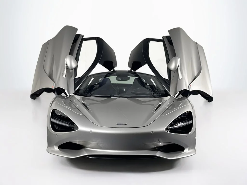 Used 2025 Blade Silver McLaren Coupe image 21