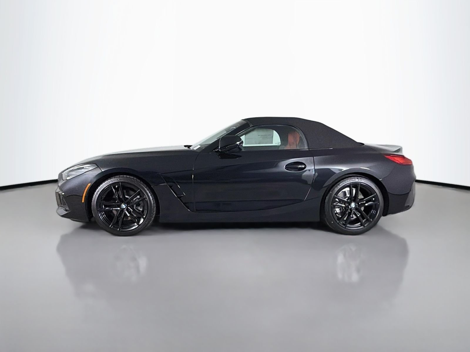 New 2026 Black Sapphire Metallic BMW sDrive30i image 4