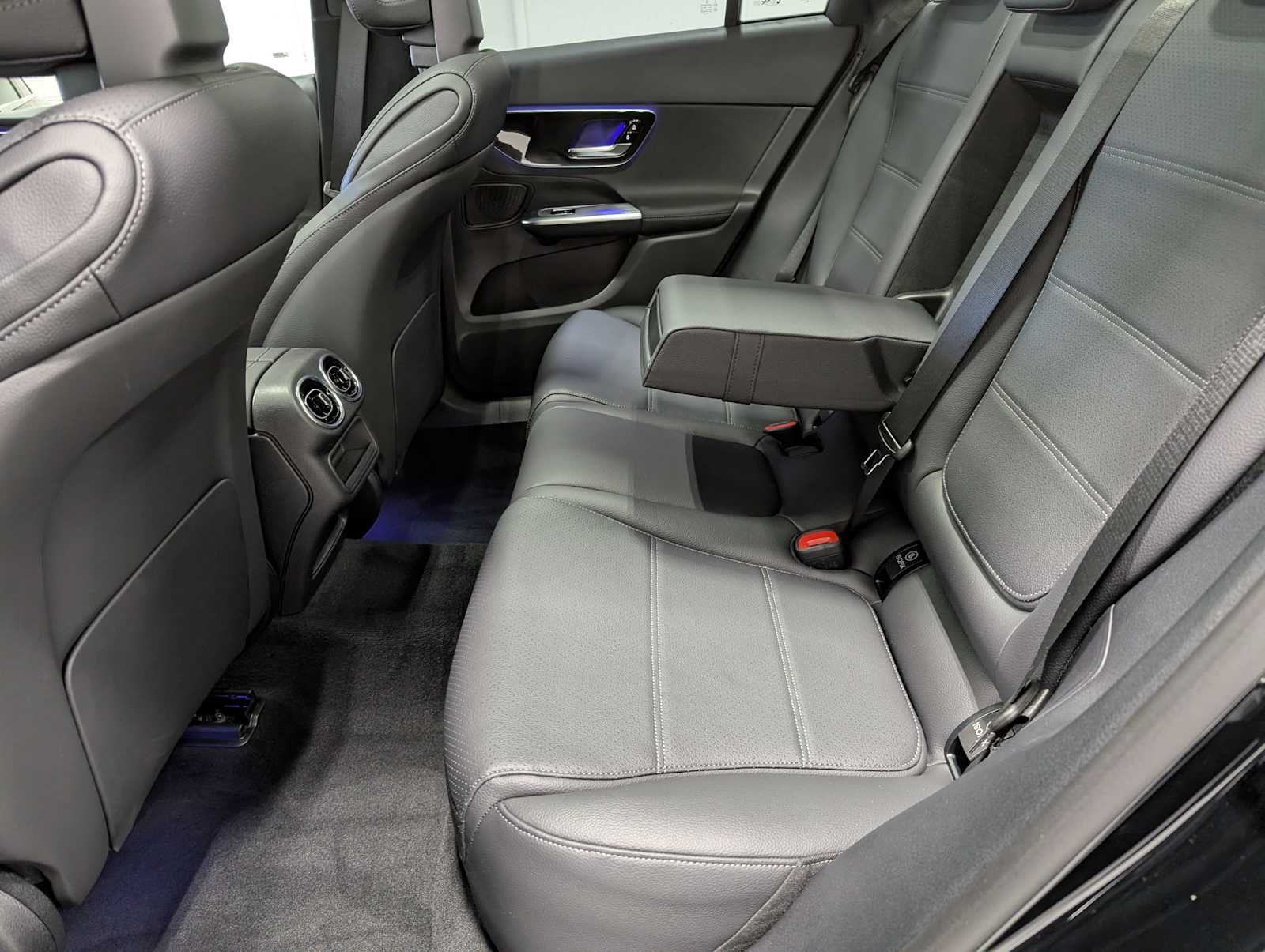 Used 2026 Obsidian Black Metallic Mercedes-Benz GLC 300 image 24