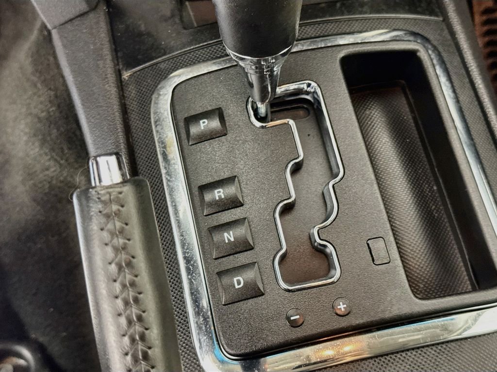 Used 2010 Light Graystone Pearlcoat Jeep Laredo image 19