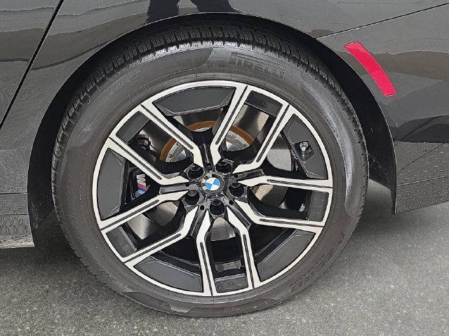 Certified Used 2025 Black Sapphire Metallic BMW 760i xDrive image 30