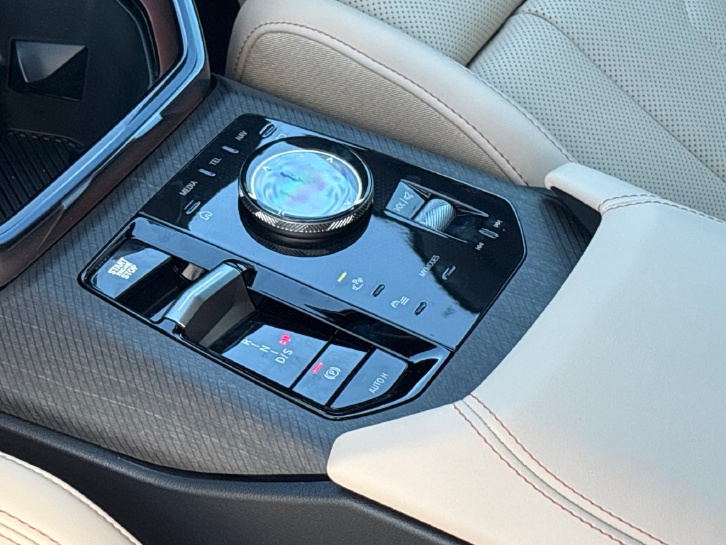 New 2026 Mineral White Metallic BMW 30 xDrive image 26