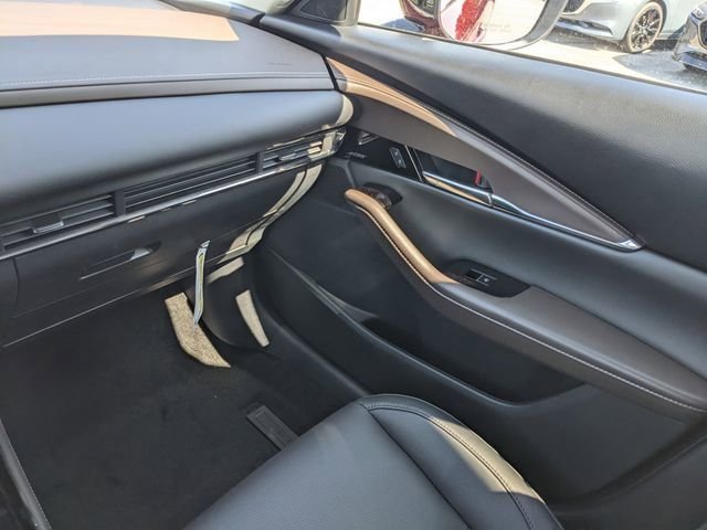 2025 Mazda CX-30 Premium - Photo 14