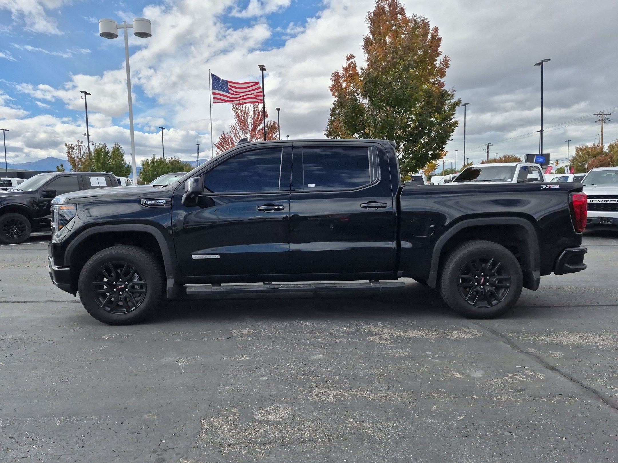 Used 2026 Onyx Black GMC Elevation image 7