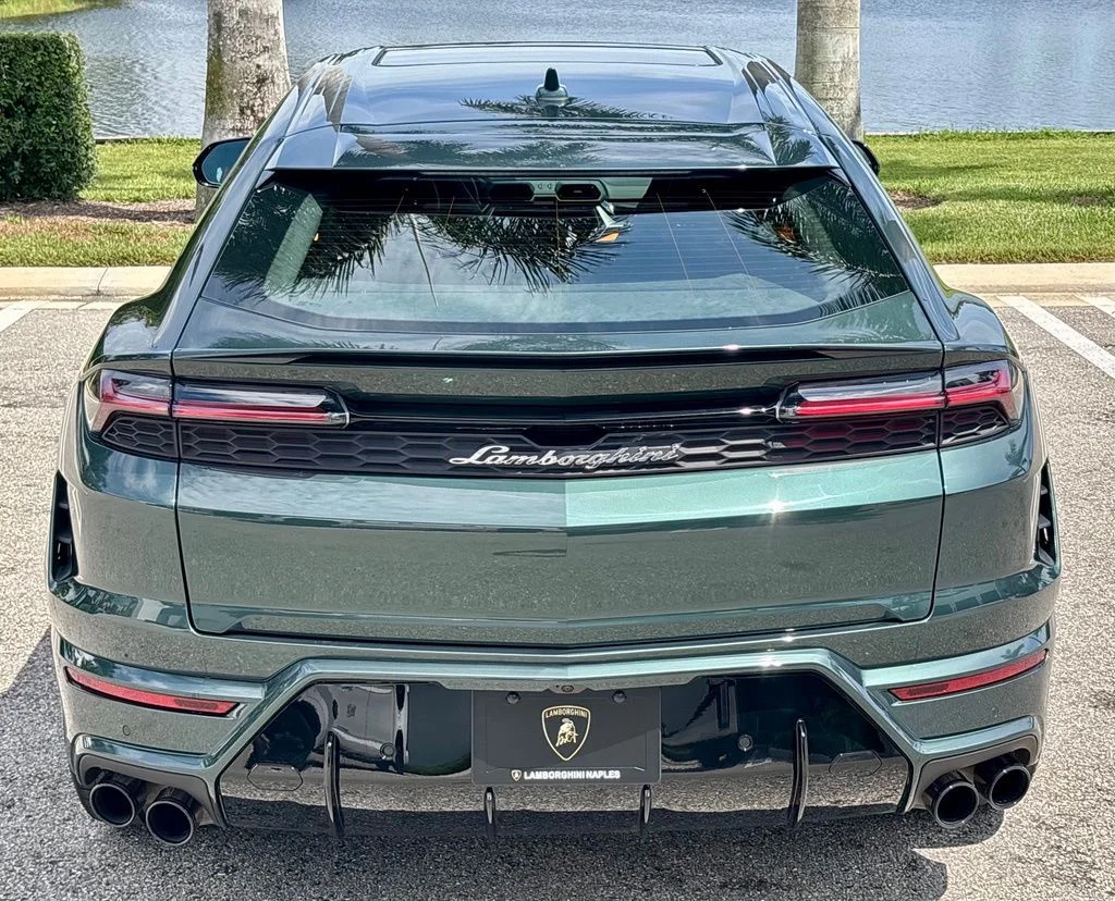 New 2026 Vl/Verde Lares Lamborghini SE image 5