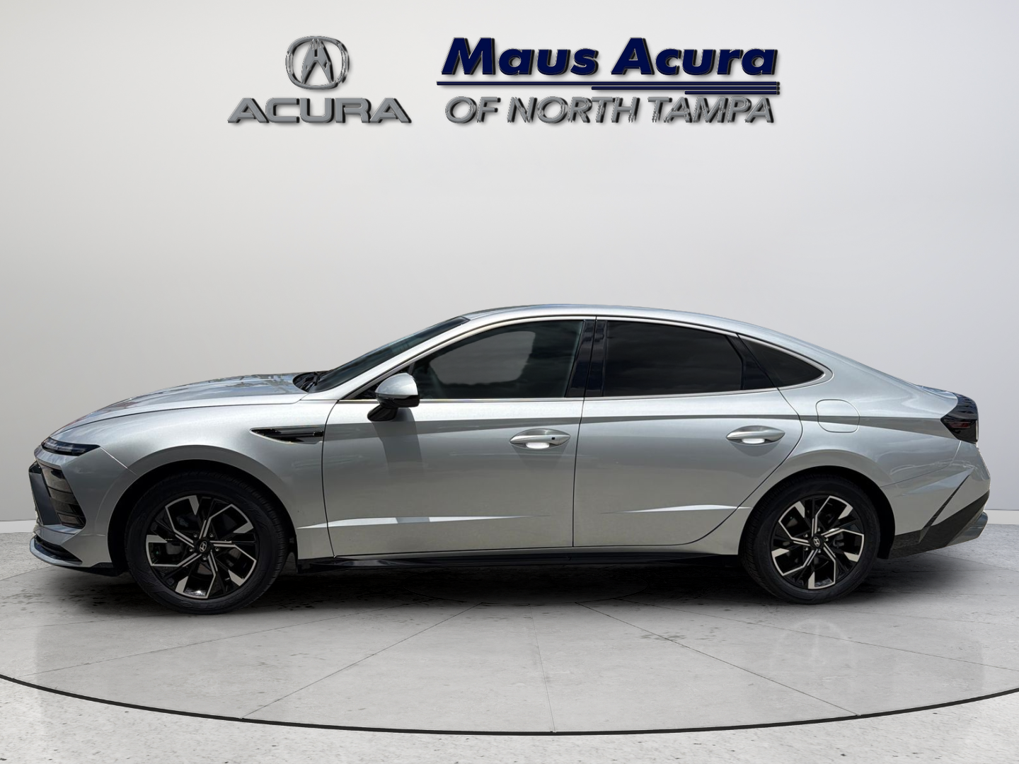 Used 2024 Silver Hyundai SEL image 7
