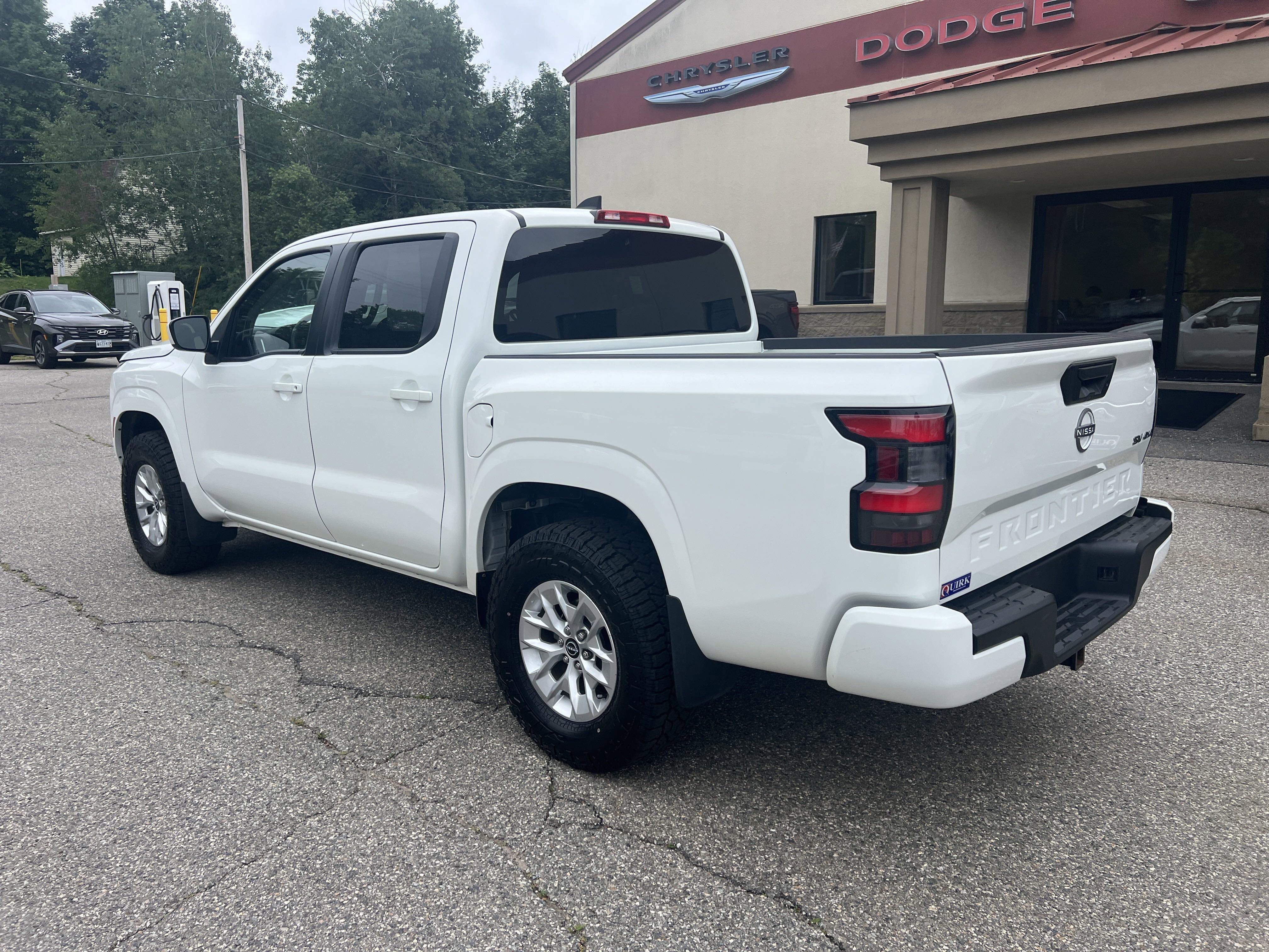 Used 2024 Glacier White Nissan SV image 8