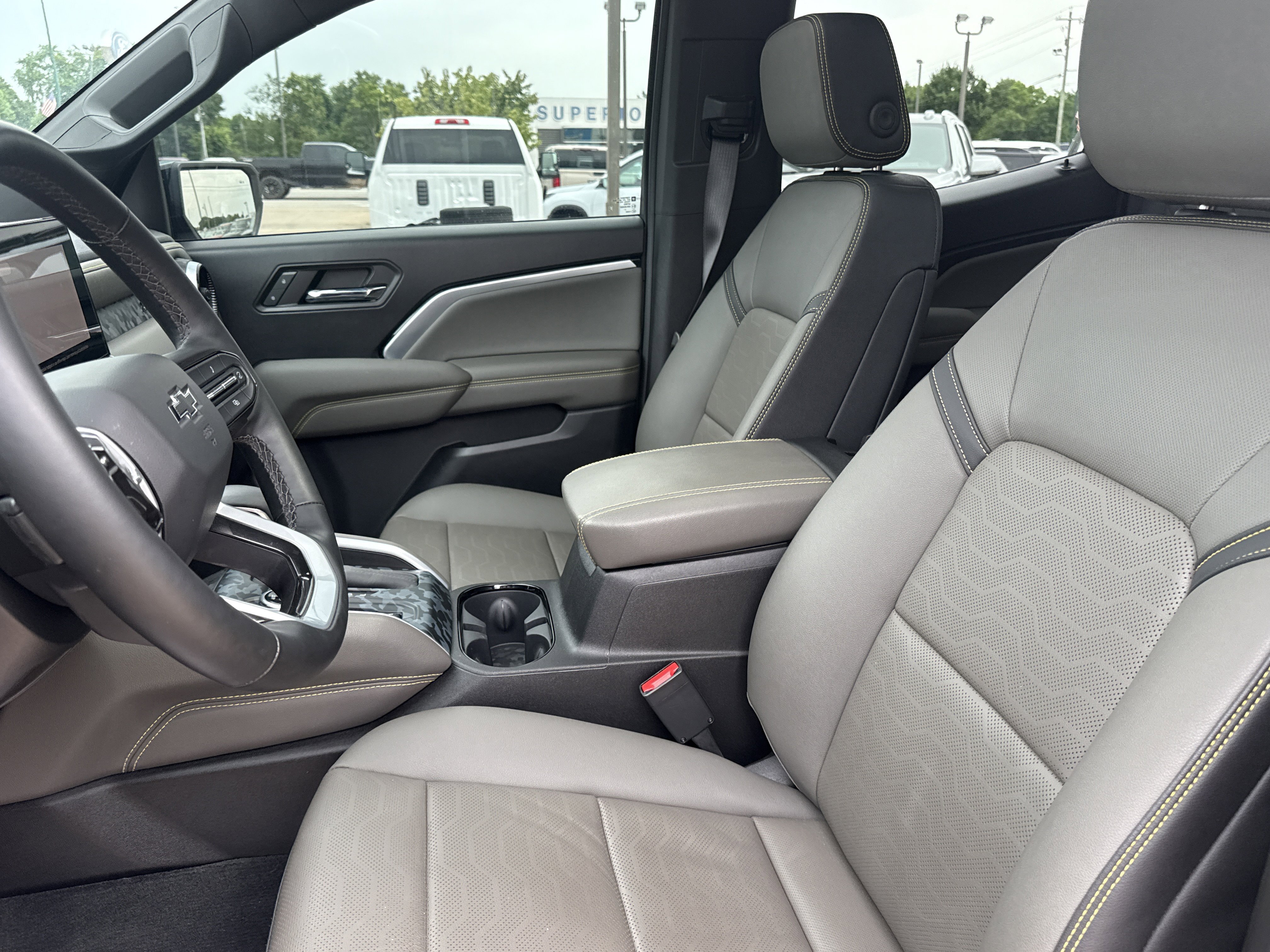 Used 2023 Black Chevrolet ZR2 image 5