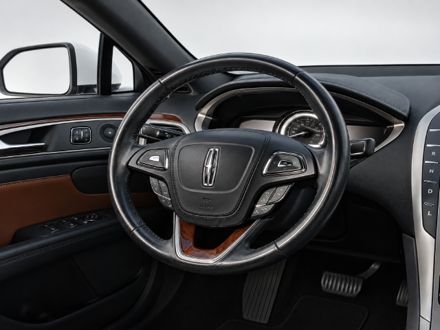 Used 2018 White Lincoln Reserve image 19