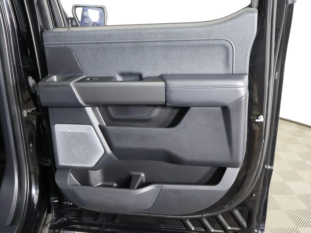 Used 2024 Agate Black Metallic Ford Lariat image 30