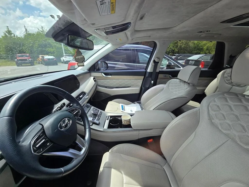Used 2022 Gray Hyundai Calligraphy image 4