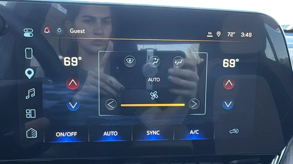New 2027 Mosaic Black Metallic Chevrolet ACTIV image 23