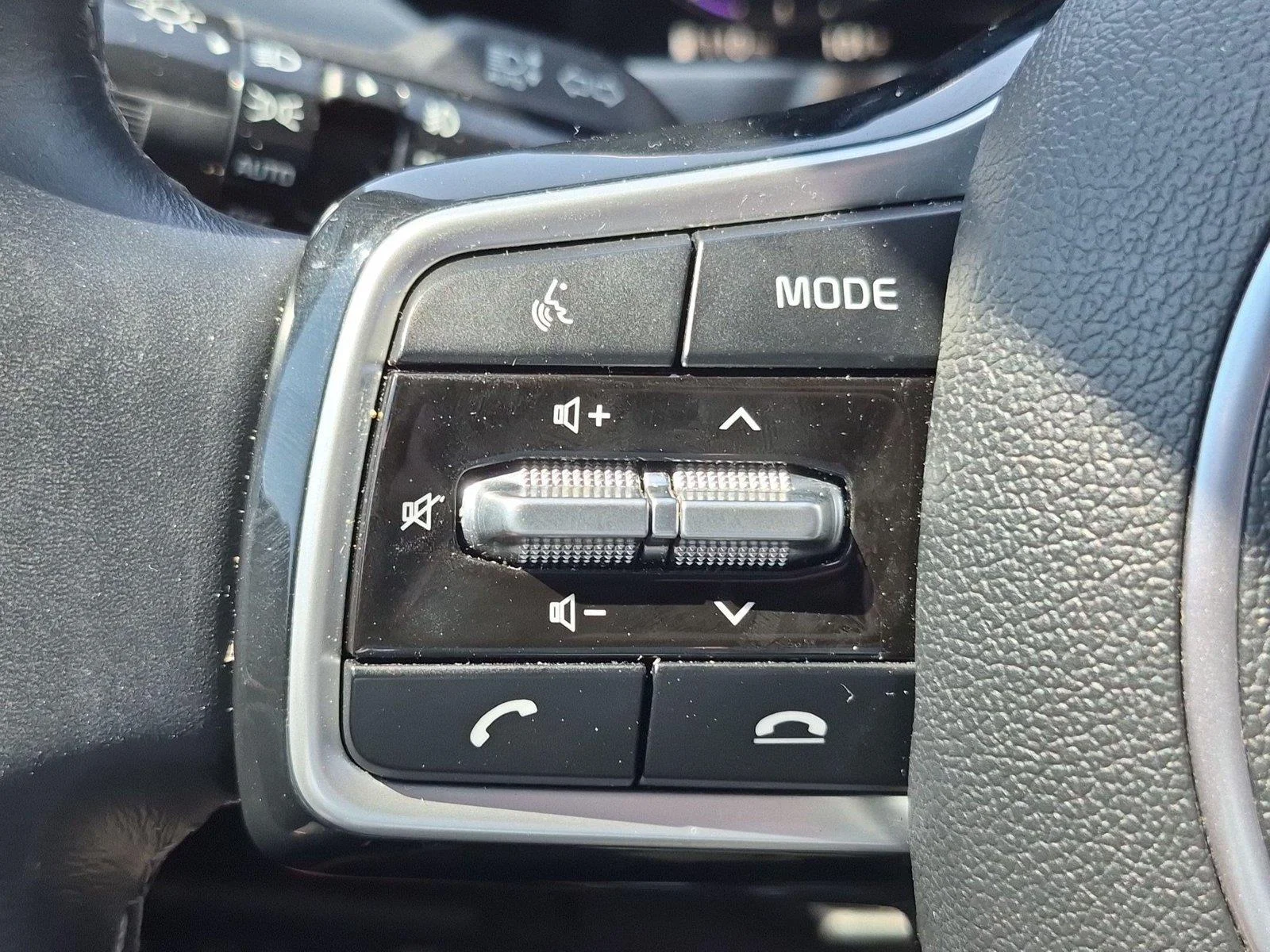 Used 2023 GRAVITY GRAY KIA  image 20