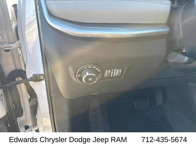 New 2026 Bright White Clear-Coat Exterior Paint Jeep Limited image 16