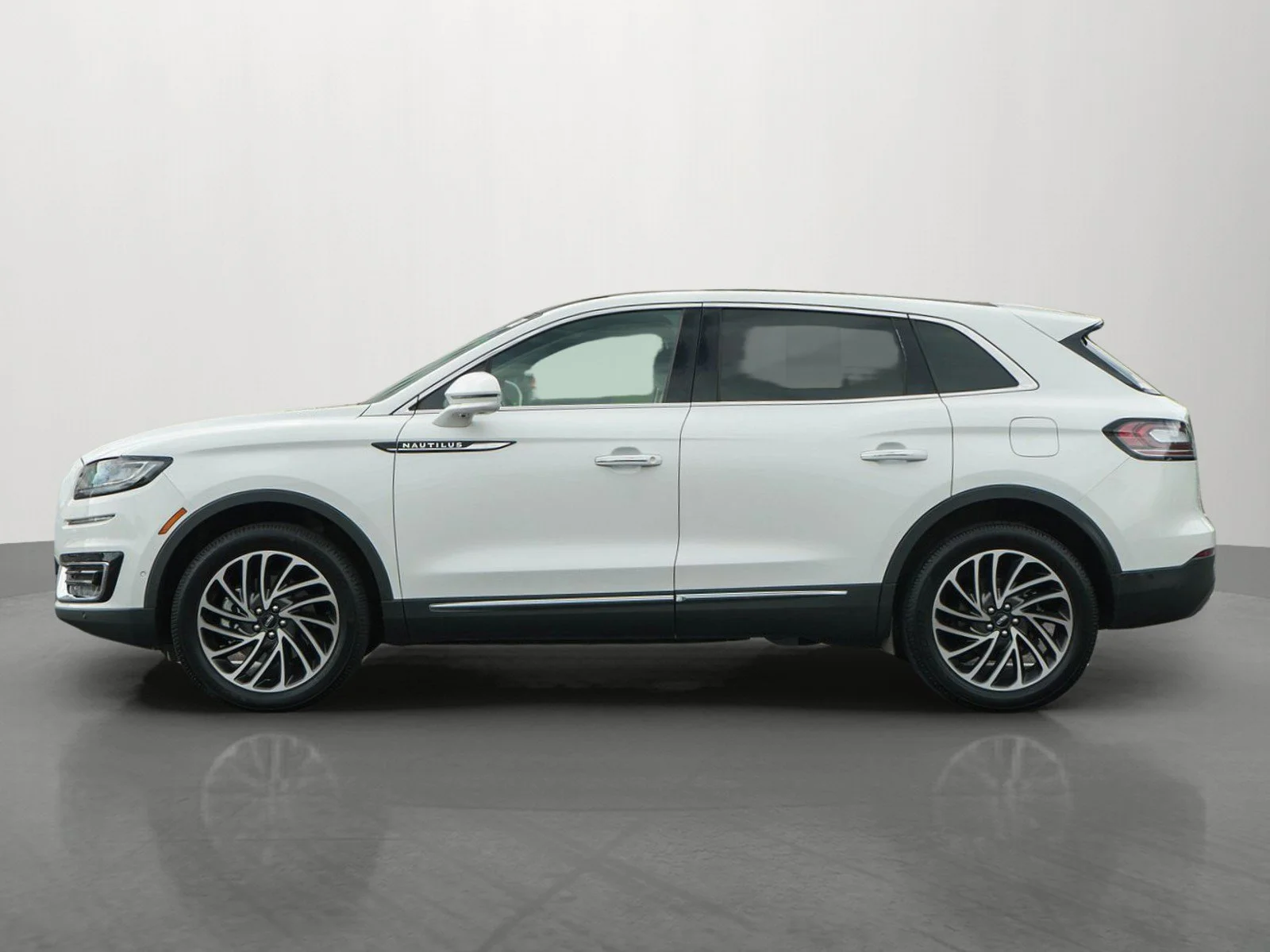 Used 2020 White Lincoln Reserve image 4