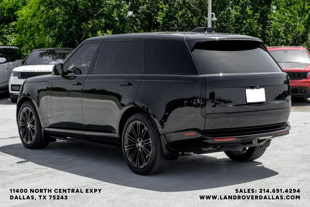 Used 2023 Black Land Rover Autobiography image 8