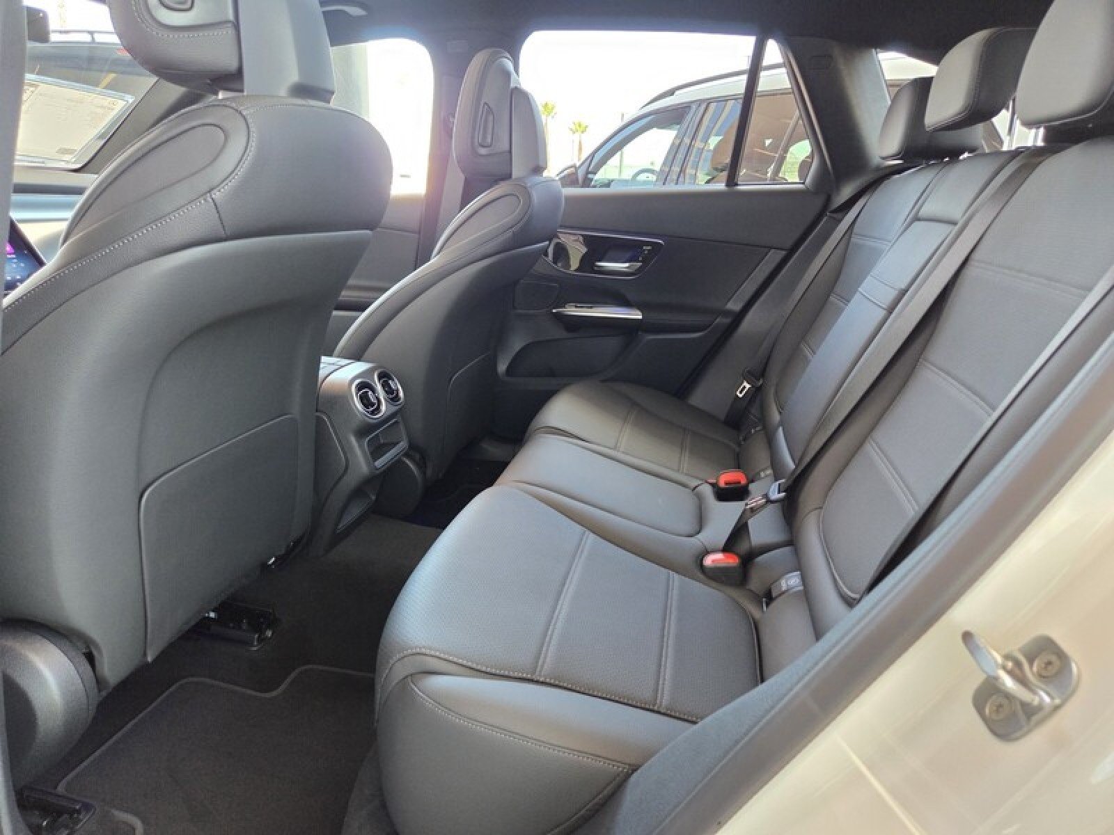 New 2026 Polar White Mercedes-Benz GLC 300 SUV image 13