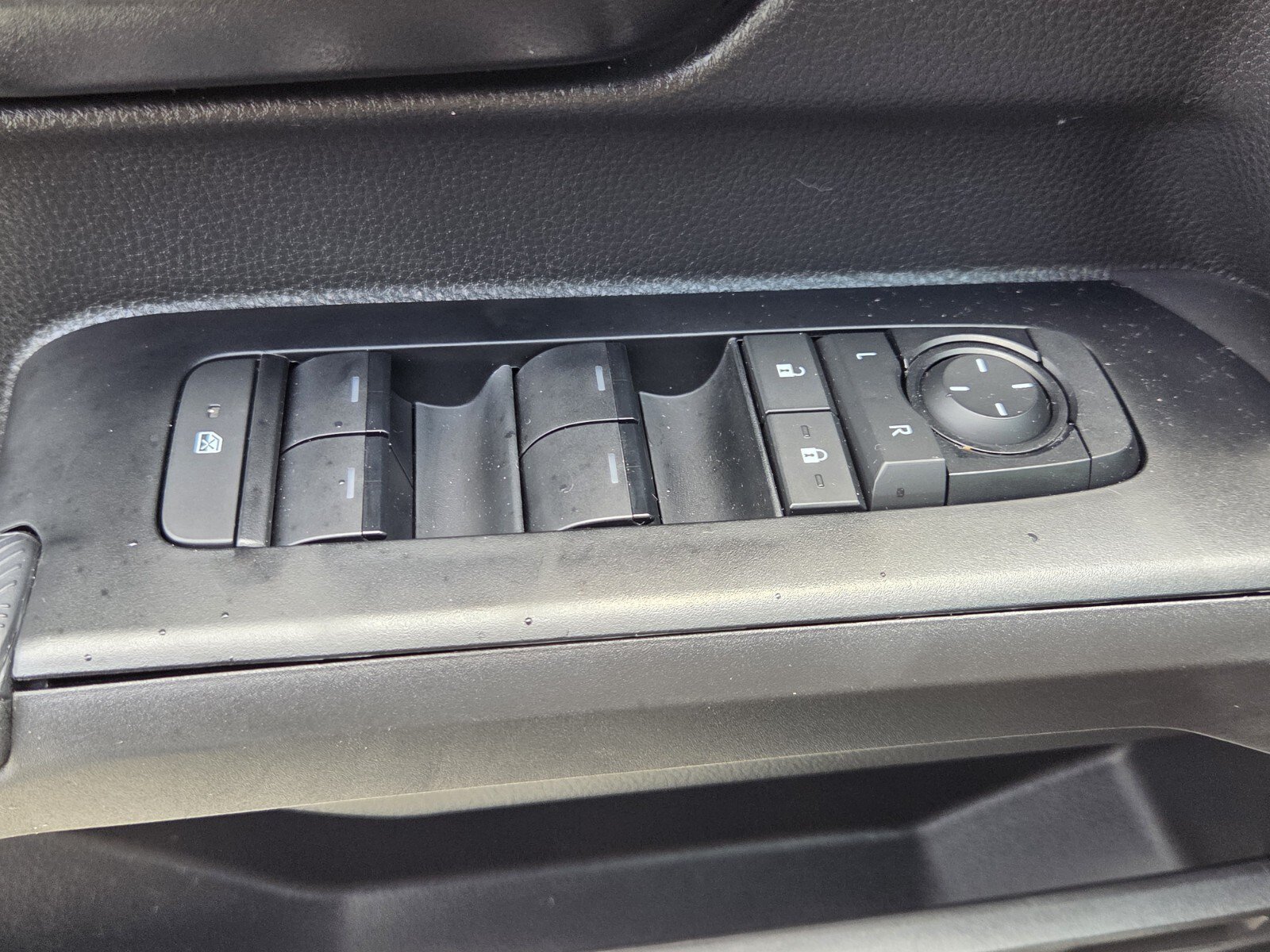 Used 2025 Ice Cap Toyota SR5 image 13