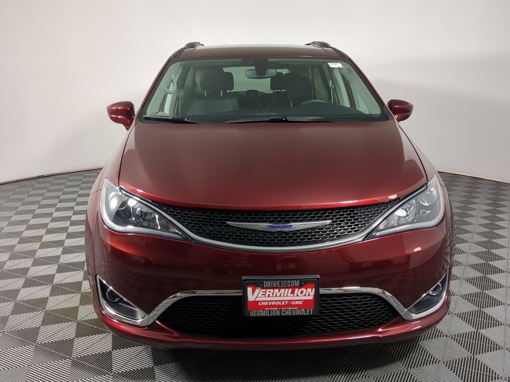 Used 2020 White Chrysler Touring L image 3