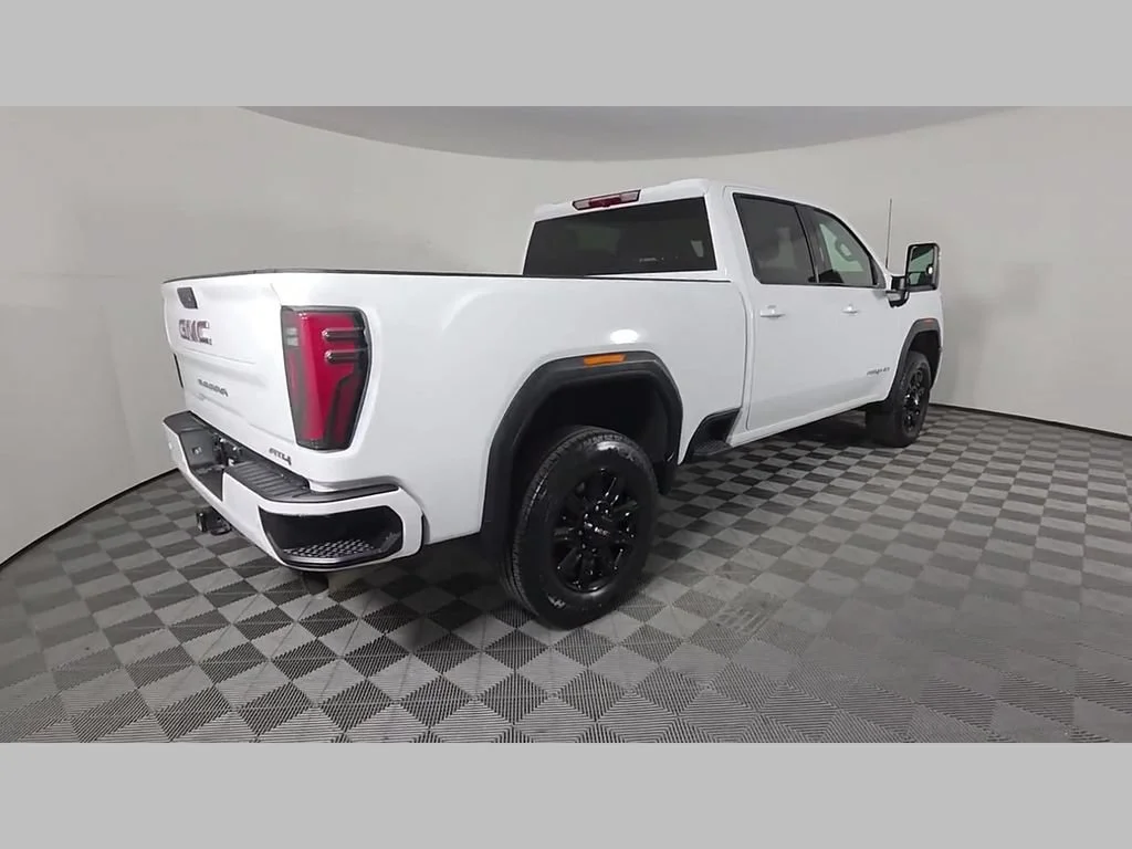 Used 2025 Summit White GMC AT4 image 41