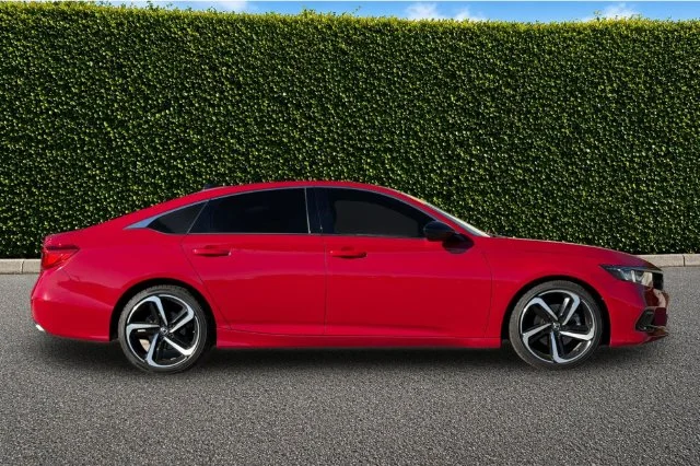Used 2021  Honda Sport image 3
