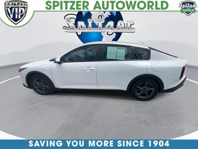 Used 2025 White Kia LXS image 6